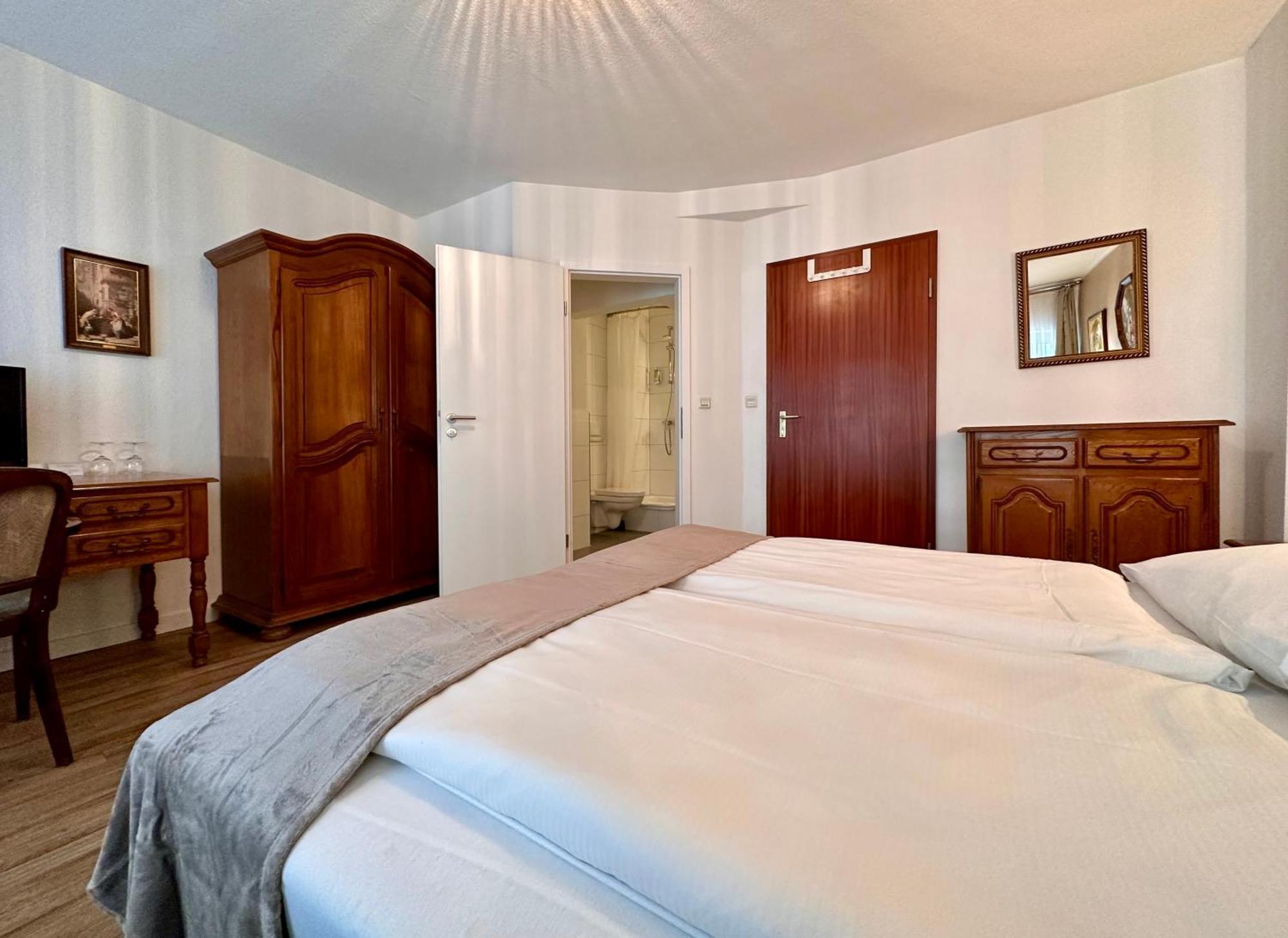Altstadthotel Hayk Am Rhein Cologne Bilik gambar